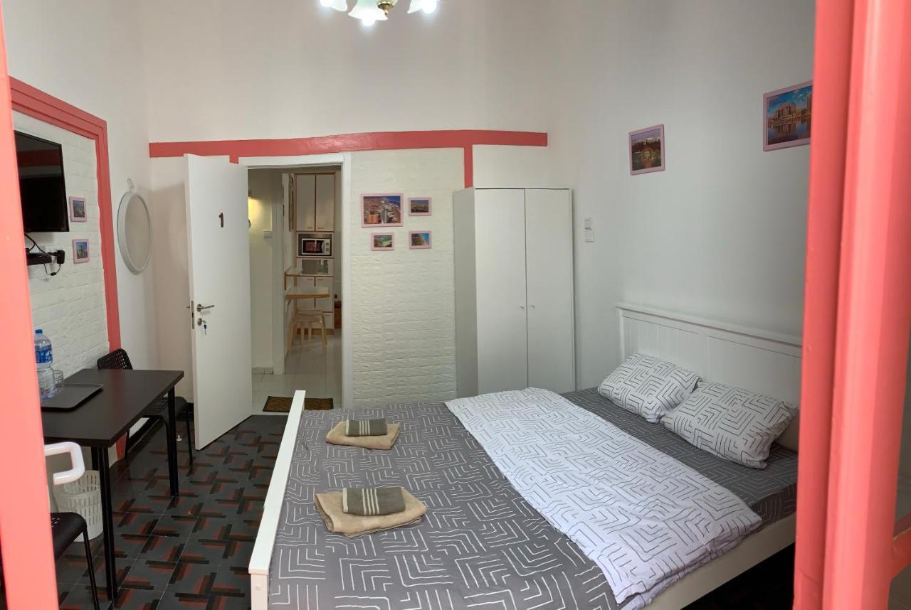Guesthouse Comfy - Separate Rooms In The Apartment For A Relaxing Holiday Haifa Bagian luar foto