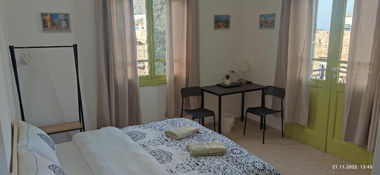 Guesthouse Comfy - Separate Rooms In The Apartment For A Relaxing Holiday Haifa Bagian luar foto