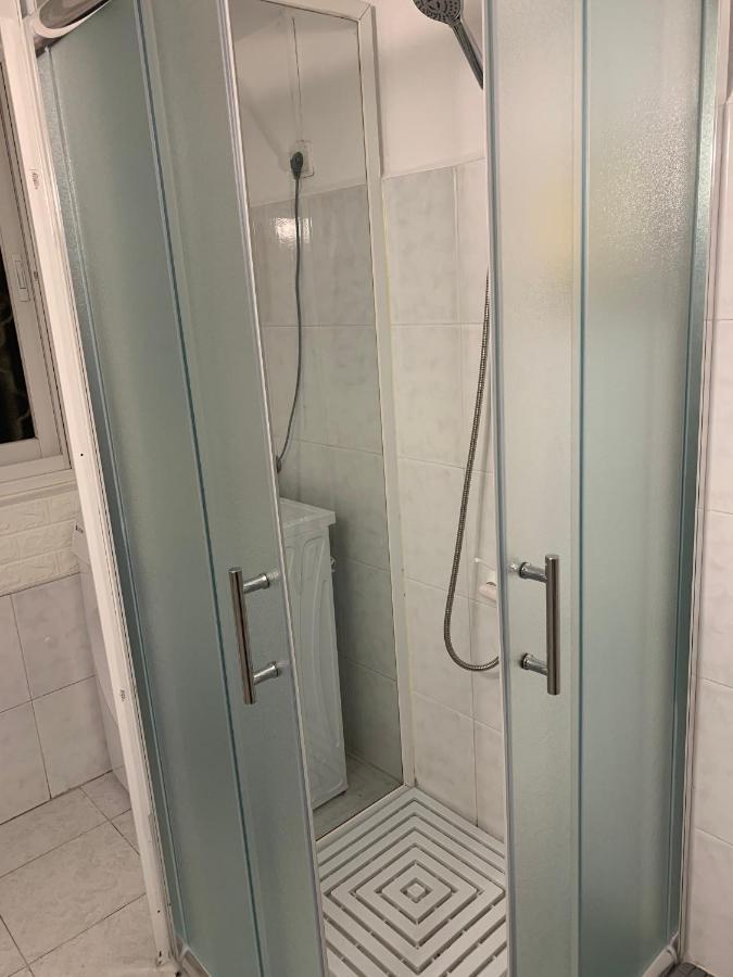 Guesthouse Comfy - Separate Rooms In The Apartment For A Relaxing Holiday Haifa Bagian luar foto