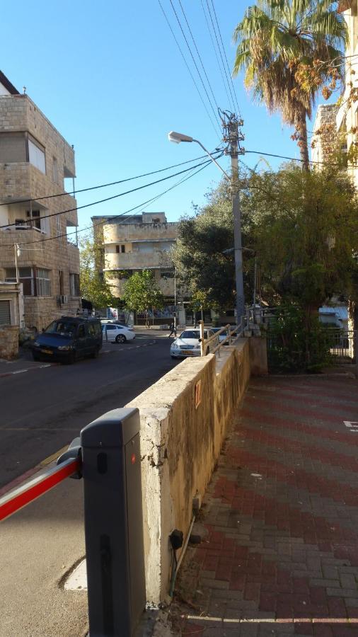 Guesthouse Comfy - Separate Rooms In The Apartment For A Relaxing Holiday Haifa Bagian luar foto